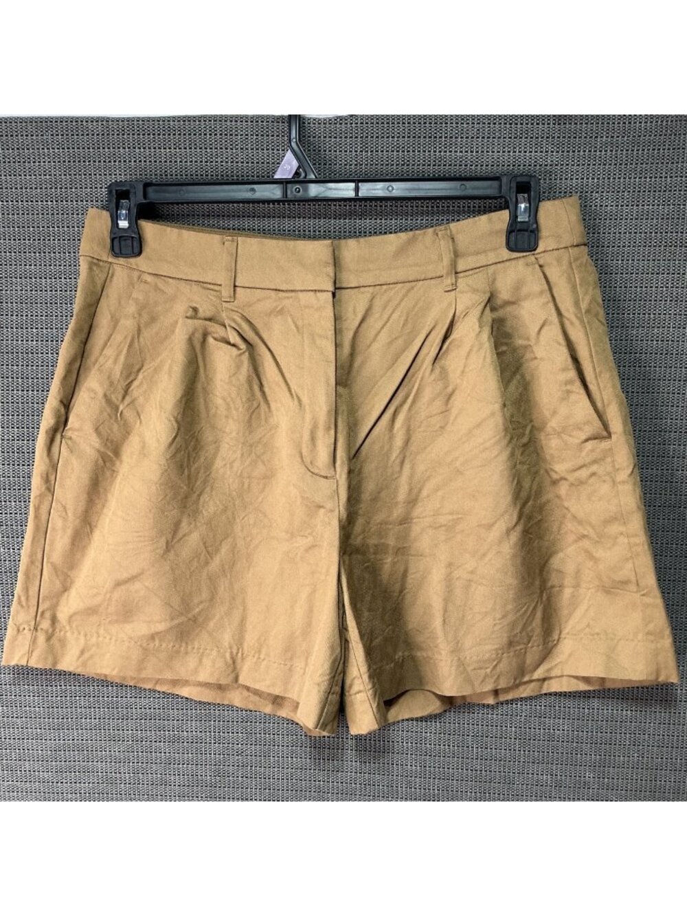 Old Navy Women's Extra High-Rise Khaki Pleated Shorts Size M